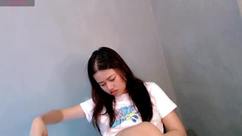 Snapshot of sweet_sirenxx chatting on December 9, 2024, 9:17 am Leah online show from December 9, 2024, 9:17 am