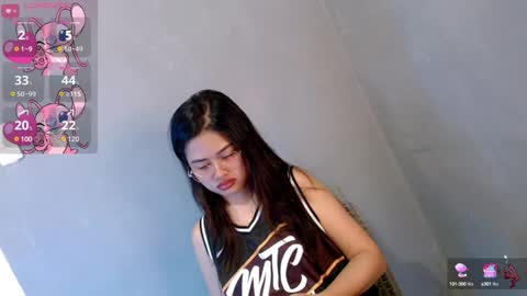 Snapshot of sweet_sirenxx chatting on January 8, 2025, 11:32 am Leah online show from January 8, 2025, 11:32 am