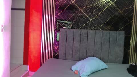 sweet_sofi20 online show from May 14, 2026, 2:13 pm