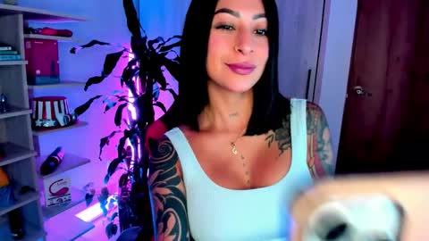 Snapshot of sweet_sophi_ chatting on October 19, 2025, 1:39 am sophie leone online show from October 19, 2025, 1:39 am