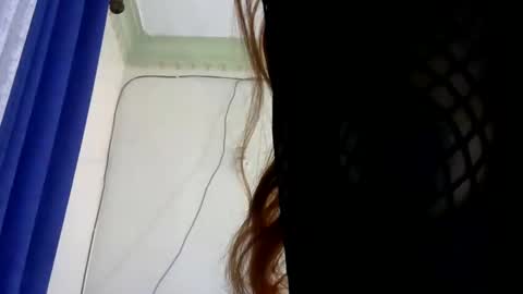 sweet_strawberina online show from June 9, 2026, 10:38 am