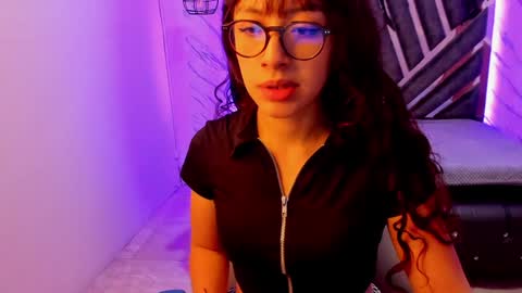 sweet_venus4 online show from January 4, 2025, 3:28 pm