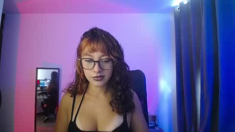 Snapshot of sweet_venus4 chatting on April 7, 2026, 7:47 pm sweet_venus4 online show from April 7, 2026, 7:47 pm