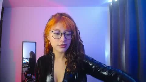 Snapshot of sweet_venus4 chatting on April 24, 2026, 4:53 pm sweet_venus4 online show from April 24, 2026, 4:53 pm