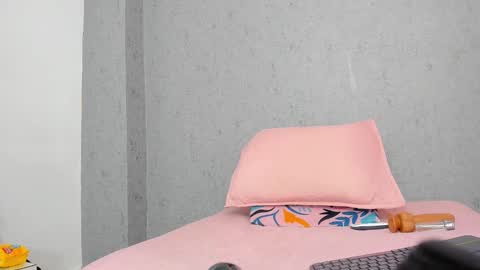 Victoria  online show from October 8, 2025, 7:55 pm