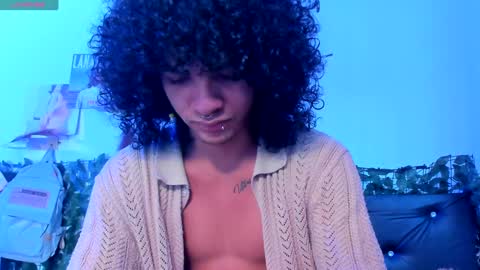 Snapshot of sweet_vond chatting on December 2, 2024, 4:09 pm Steven independent model online show from December 2, 2024, 4:09 pm
