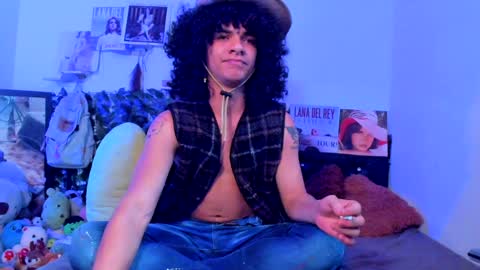Snapshot of sweet_vond chatting on December 12, 2024, 6:53 pm Steven independent model online show from December 12, 2024, 6:53 pm