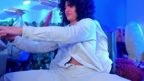 Snapshot of sweet_vond chatting on January 17, 2025, 9:17 pm Steven independent model online show from January 17, 2025, 9:17 pm