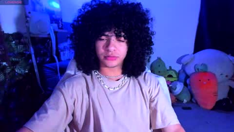 Snapshot of sweet_vond chatting on February 23, 2025, 10:20 pm Steven independent model online show from February 23, 2025, 10:20 pm