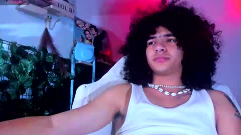 Snapshot of sweet_vond chatting on March 1, 2025, 6:03 am Steven independent model online show from March 1, 2025, 6:03 am