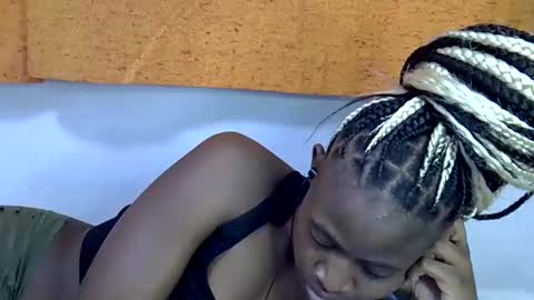 Snapshot of sweet_zarah chatting on February 6, 2026, 7:28 pm sweet_zarah online show from February 6, 2026, 7:28 pm