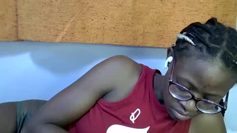 Snapshot of sweet_zarah chatting on February 22, 2026, 1:40 am sweet_zarah online show from February 22, 2026, 1:40 am