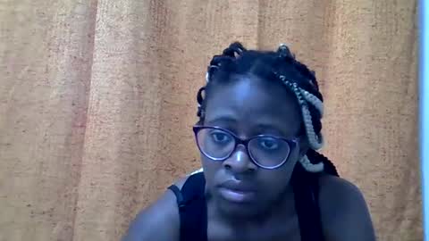 Snapshot of sweet_zarah chatting on March 1, 2026, 2:02 am sweet_zarah online show from March 1, 2026, 2:02 am