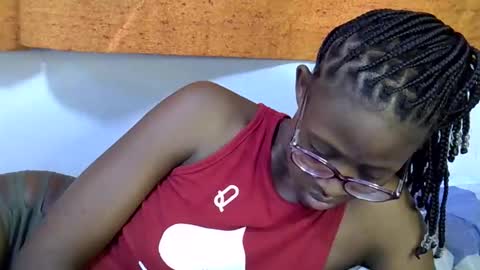 Snapshot of sweet_zarah chatting on March 11, 2026, 5:35 am sweet_zarah online show from March 11, 2026, 5:35 am