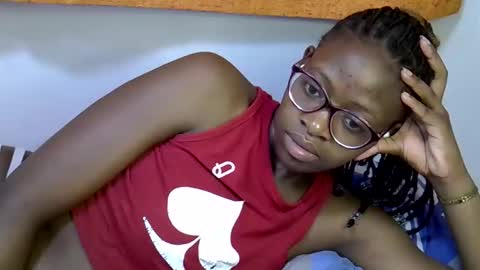 Snapshot of sweet_zarah chatting on March 16, 2026, 2:28 am sweet_zarah online show from March 16, 2026, 2:28 am