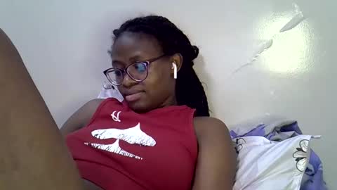 sweet_zarah online show from April 26, 2026, 7:00 pm