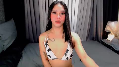 Snapshot of sweet_zoey12 chatting on October 6, 2025, 8:45 am bea takashi  online show from October 6, 2025, 8:45 am