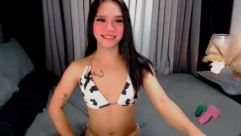 Snapshot of sweet_zoey12 chatting on October 15, 2025, 2:39 pm bea takashi  online show from October 15, 2025, 2:39 pm
