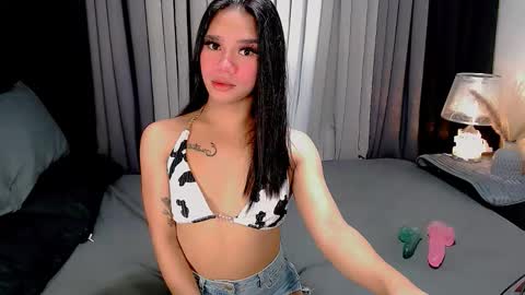 Snapshot of sweet_zoey12 chatting on October 16, 2025, 9:43 am bea takashi  online show from October 16, 2025, 9:43 am