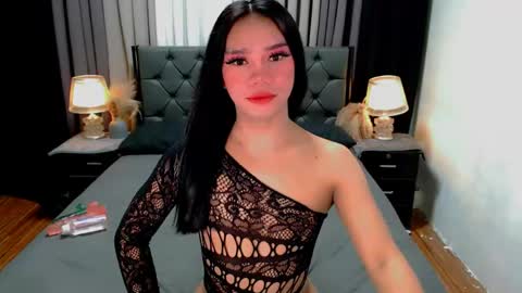 Snapshot of sweet_zoey12 chatting on June 3, 2026, 9:23 am bea takashi online show from June 3, 2026, 9:23 am