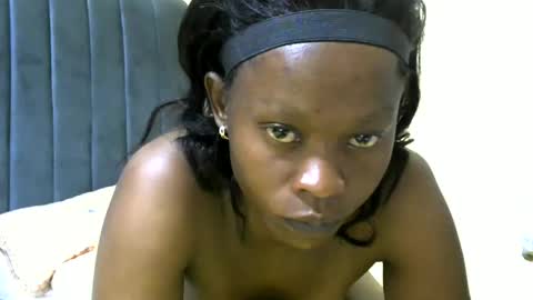 LIANAH online show from May 9, 2026, 5:23 am