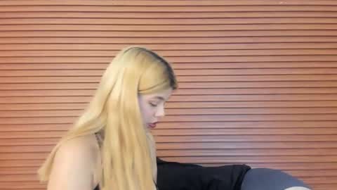 Snapshot of sweetandwilld chatting on June 30, 2026, 8:54 pm sweetandwilld online show from June 30, 2026, 8:54 pm