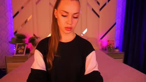 SweetAngellic online show from October 6, 2025, 12:35 pm