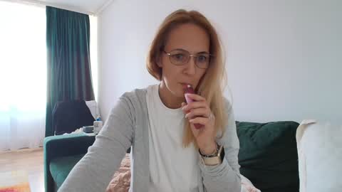 Ania online show from January 17, 2025, 1:35 pm