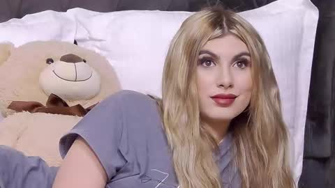 Anisia online show from September 25, 2025, 6:33 pm