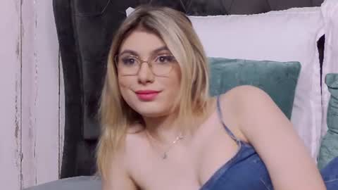 Snapshot of sweetanisia chatting on June 17, 2026, 5:32 am Anisia online show from June 17, 2026, 5:32 am
