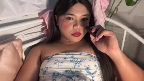 Snapshot of sweetasian_leith20 chatting on March 17, 2026, 6:33 pm Leith Madrigal online show from March 17, 2026, 6:33 pm