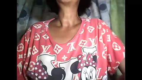 Snapshot of sweetbella24 chatting on October 18, 2025, 1:34 pm im anne online show from October 18, 2025, 1:34 pm