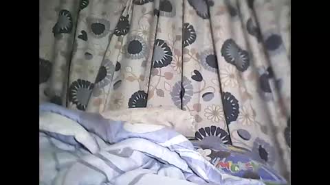 Snapshot of sweetbella24 chatting on October 20, 2025, 11:32 am im anne online show from October 20, 2025, 11:32 am