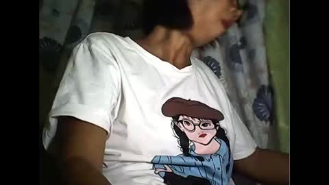 Snapshot of sweetbella24 chatting on October 24, 2025, 1:18 pm im anne online show from October 24, 2025, 1:18 pm