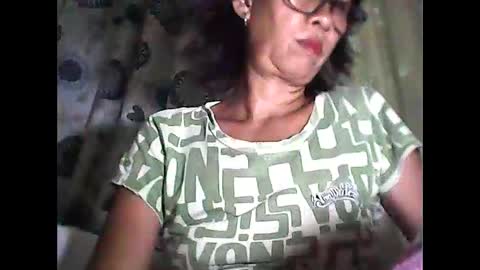 Snapshot of sweetbella24 chatting on May 28, 2026, 12:13 pm im anne online show from May 28, 2026, 12:13 pm