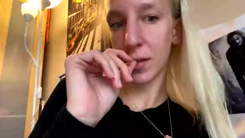 MayaBlonde online show from September 10, 2025, 1:22 pm