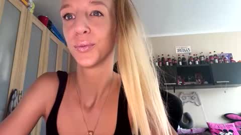 MayaBlonde online show from September 12, 2025, 8:47 am
