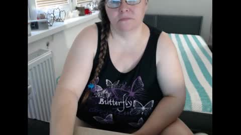 Sweetboobs85h online show from November 29, 2025, 11:02 am