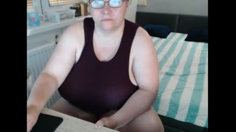 Sweetboobs85h online show from June 23, 2026, 7:23 pm