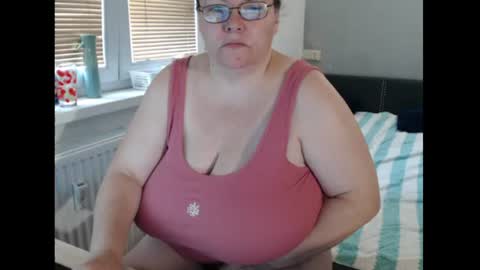 Snapshot of sweetboobs85h chatting on July 6, 2026, 3:14 pm Sweetboobs85h online show from July 6, 2026, 3:14 pm