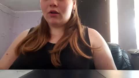 sweetbun97 online show from February 14, 2025, 10:07 am