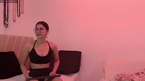sweetbutspicy online show from May 2, 2026, 12:21 pm