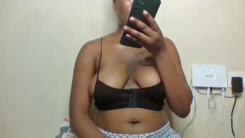 Snapshot of sweetbutterfly99 chatting on February 23, 2026, 1:25 am sweetbutterfly99 online show from February 23, 2026, 1:25 am