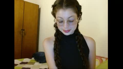 sweetcalm_ online show from April 25, 2026, 3:20 am