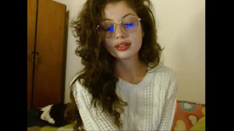 sweetcalm_ online show from May 6, 2026, 4:30 am