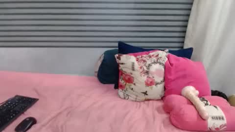 Snapshot of sweetcandypussy25 chatting on February 22, 2026, 4:27 pm queen online show from February 22, 2026, 4:27 pm