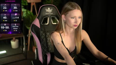 Lina online show from April 1, 2026, 3:53 pm