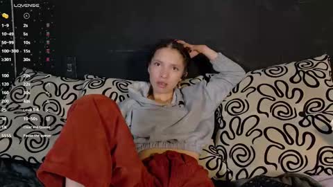 Snapshot of sweetdam12 chatting on October 17, 2025, 8:00 pm sweetdam12 online show from October 17, 2025, 8:00 pm