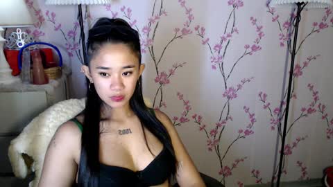 Snapshot of sweetdannica chatting on January 6, 2025, 10:02 am Danni online show from January 6, 2025, 10:02 am