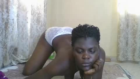 Snapshot of sweetdarkskin chatting on May 19, 2026, 4:19 am CLARIS online show from May 19, 2026, 4:19 am